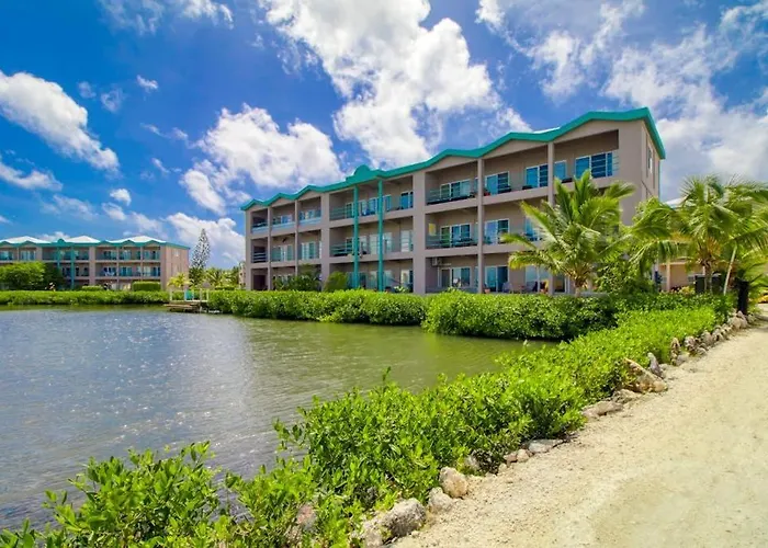 F201 @ Mara Laguna San Pedro (Ambergris Caye)