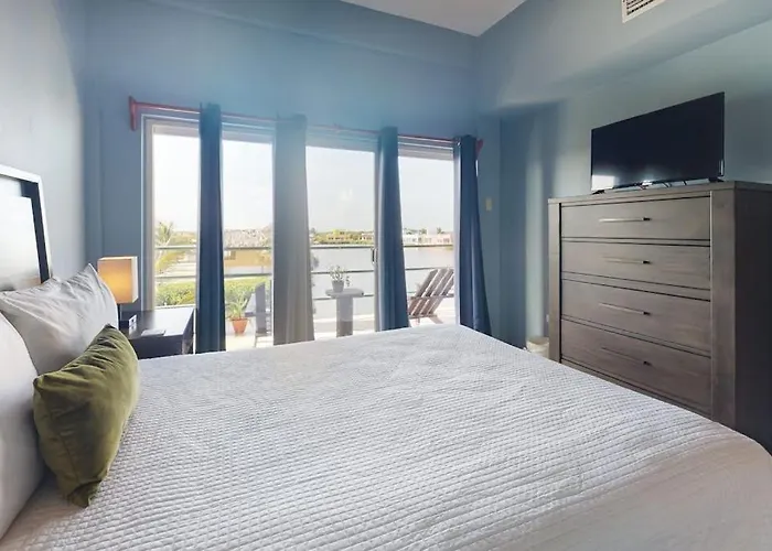 Apartamento F201 @ Mara Laguna *